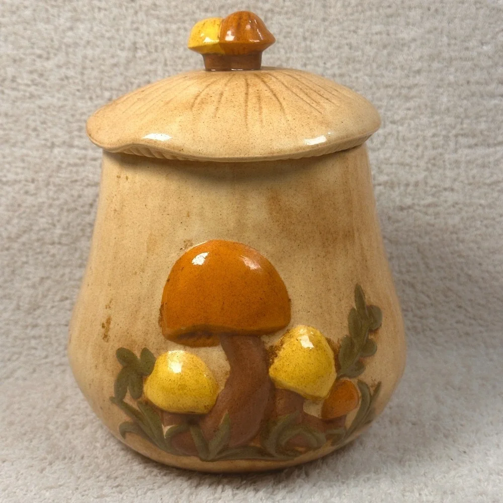 Vintage 1981 Arnels‎ Orange White Ceramic Mushroom Cookie Canister 9.5